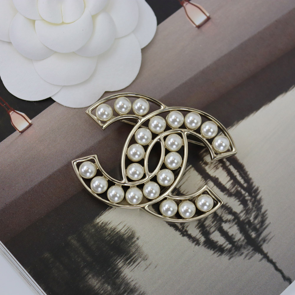 人気定番 CHANELシャネル CCマーク ブローチ☆パール A64978 (CHANEL