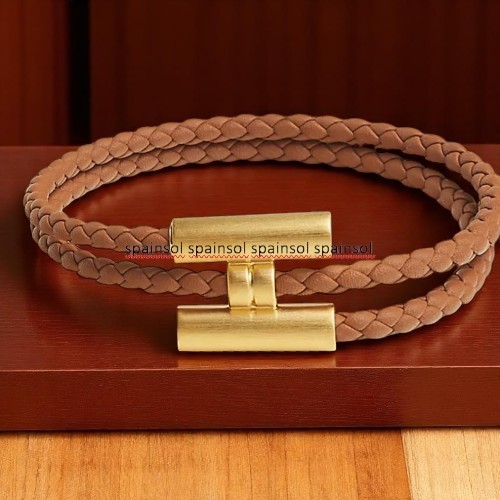 4色展開【HERMES】レザーブレスレット《トゥルニ》トレッセ♪