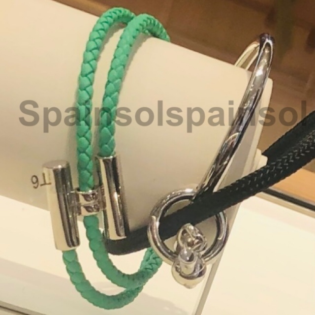 6色展開【HERMES】レザーブレスレット《トゥルニ》トレッセ♪