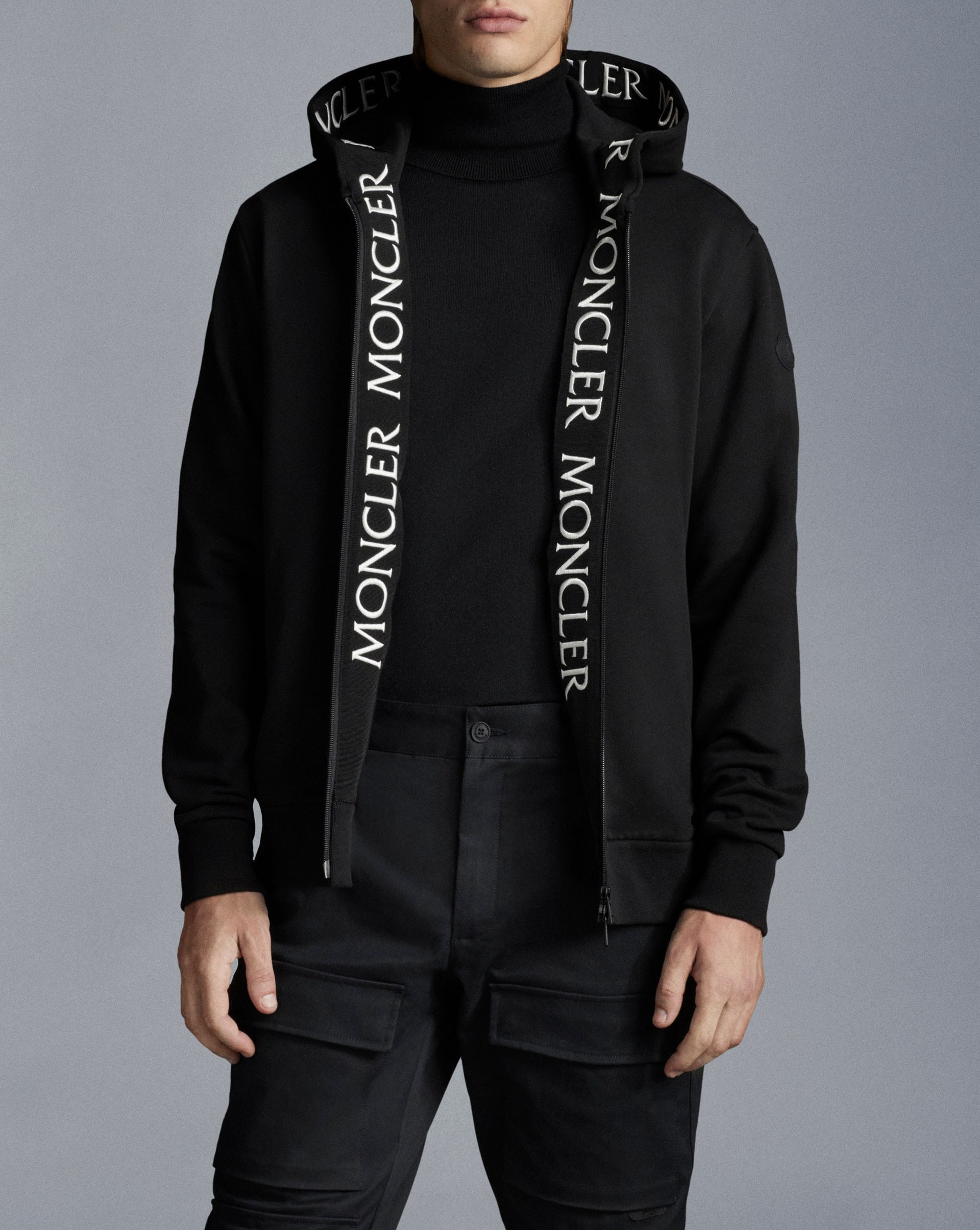 MONCLER】☆大人気☆フード付き ブラック パーカー♪ロゴ入り (MONCLER ...