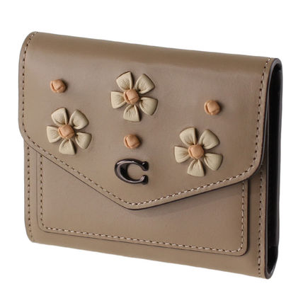花柄 Coach x 折りたたみ財布(レディース) - 海外通販のBUYMA
