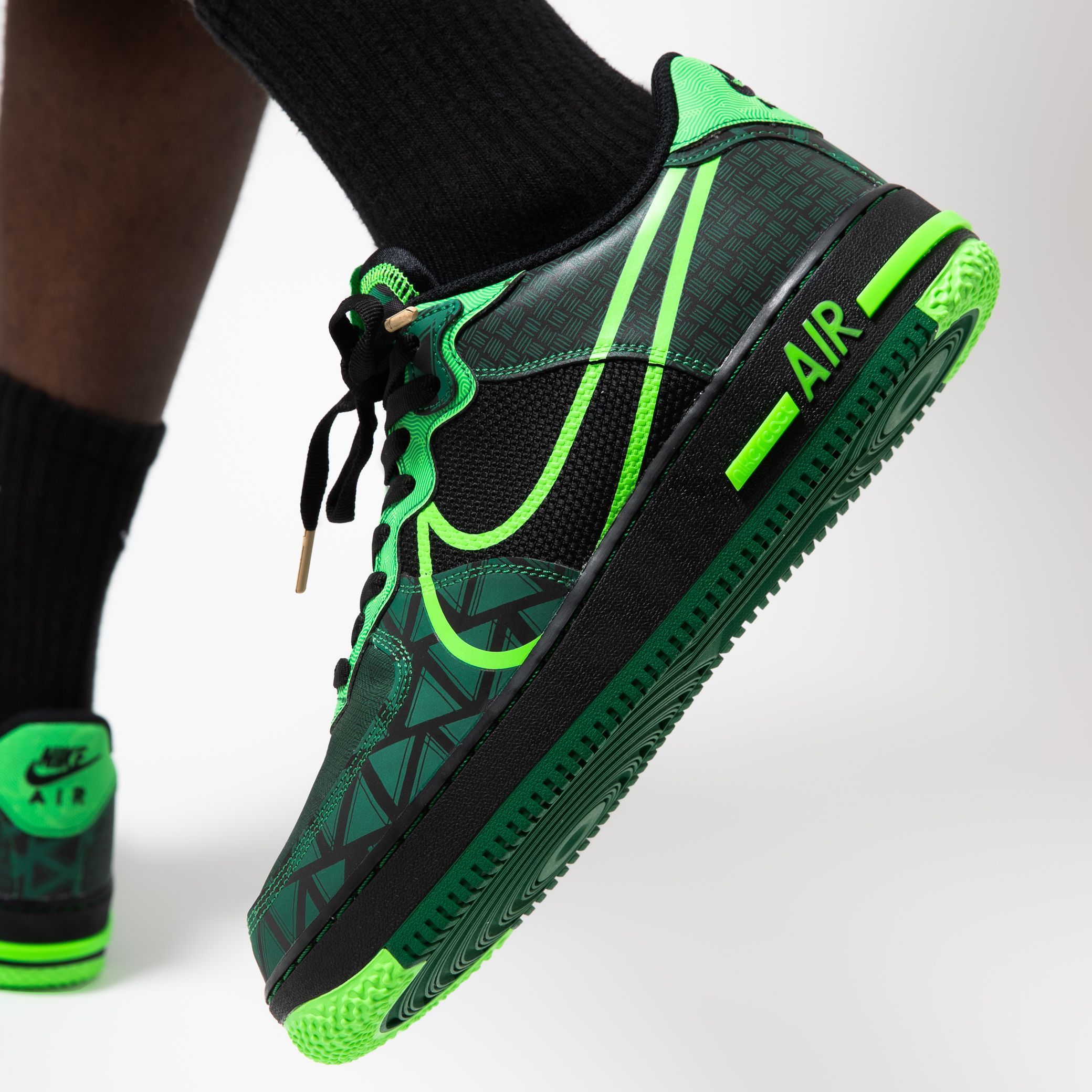 ★NIKE★エアフォース1.REACT.QS★ナイジャ★ スニーカー ★NIKE★エアフォース1.REACT.QS★ナイジャ★ スニーカー