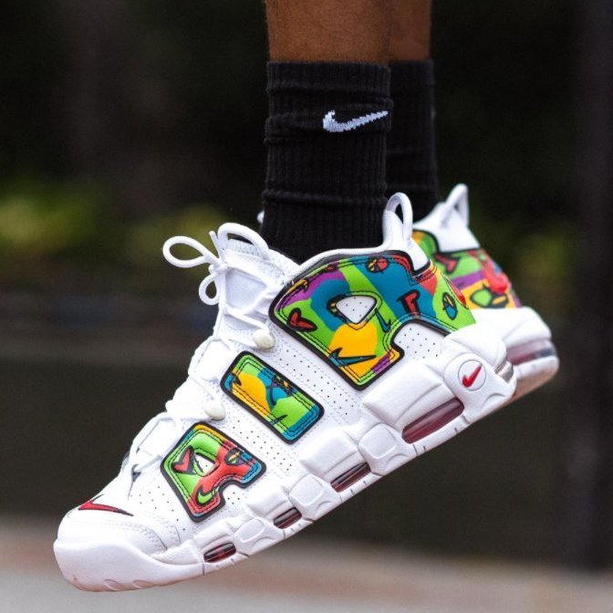 Nike Air More Uptempo Peace Love Swoosh ナイキ モアテン