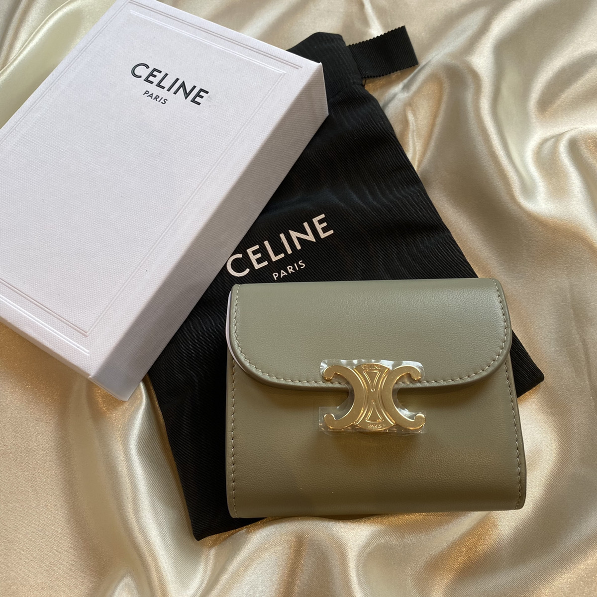 ★手元に在庫あり★【CELINE】大人気!! トリオンフ ミニ 財布