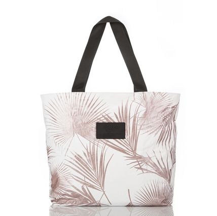 Mercedes-EQ × ALOHA collection リバーシブルトート