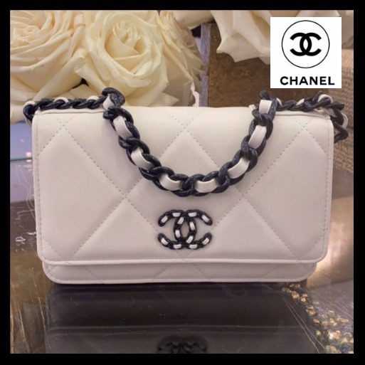Shop CHANEL CHAIN WALLET 2021-22FW Chanel 19 wallet on Shop CHANEL CHAIN WALLET 2021-22FW Chanel 19 wallet on