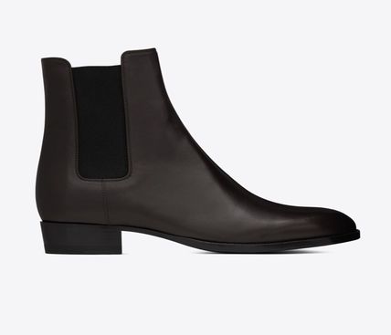 Shop Saint Laurent WYATT CHELSEA BOOTS IN SMOOTH LEATHER ...