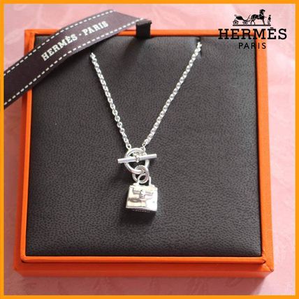 シルバー(銀色)系 HERMES Kelly x ネックレス・ペンダント シルバー(銀色)系 HERMES Kelly x ネックレス・ペンダント