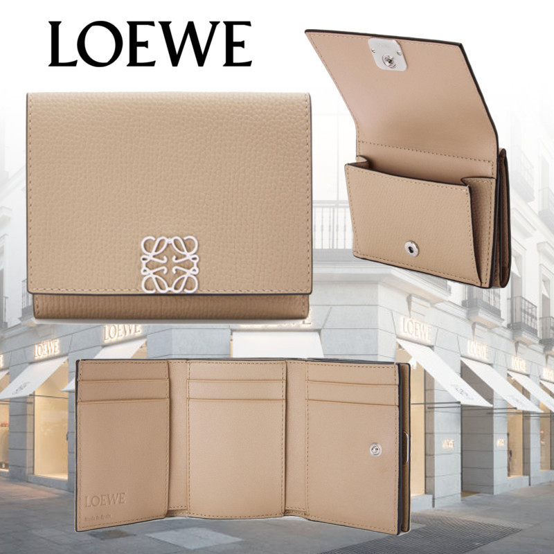 【半額】
◆LOEWE◆アナグラム トライフォールド 6cc ウォレット 折りたたみ財布 【半額】
◆LOEWE◆アナグラム トライフォールド 6cc ウォレット 折りたたみ財布