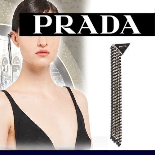 ゴージャスで華やか☆PRADA☆右耳用☆シングルイヤリング☆ ゴージャスで華やか☆PRADA☆右耳用☆シングルイヤリング☆