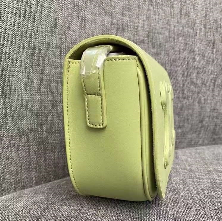 【CELINE】フォルコキュイル トリオンフ