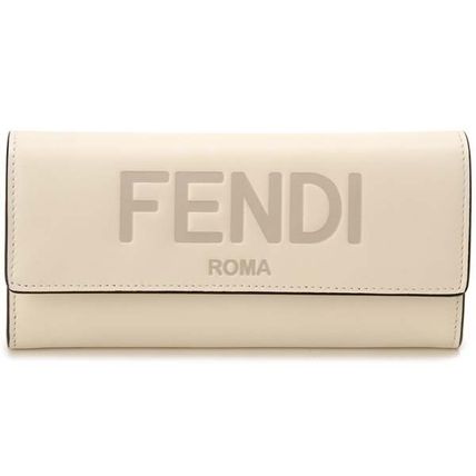 ホワイト(白)系 FENDI x 長財布(レディース) - 海外通販のBUYMA