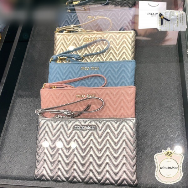 MIUMIU【セール】■国内発■カラフルな選べるポーチ