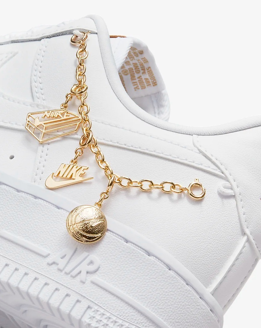 ☆人気☆【NIKE】☆Air Force 1 '07 LX White Pendant☆22-26cm (Nike/スニーカー)  76842619【BUYMA】