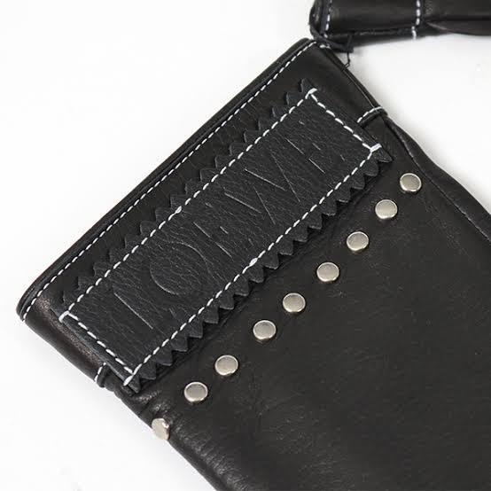 LOEWE 手袋 ★LOEWE★赤字出品手袋★返品可能♪黒バイカラー サイズ8(3)
