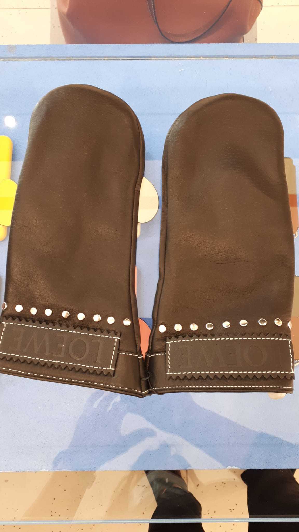 LOEWE 手袋 ★LOEWE★赤字出品手袋★返品可能♪黒バイカラー サイズ8(4)