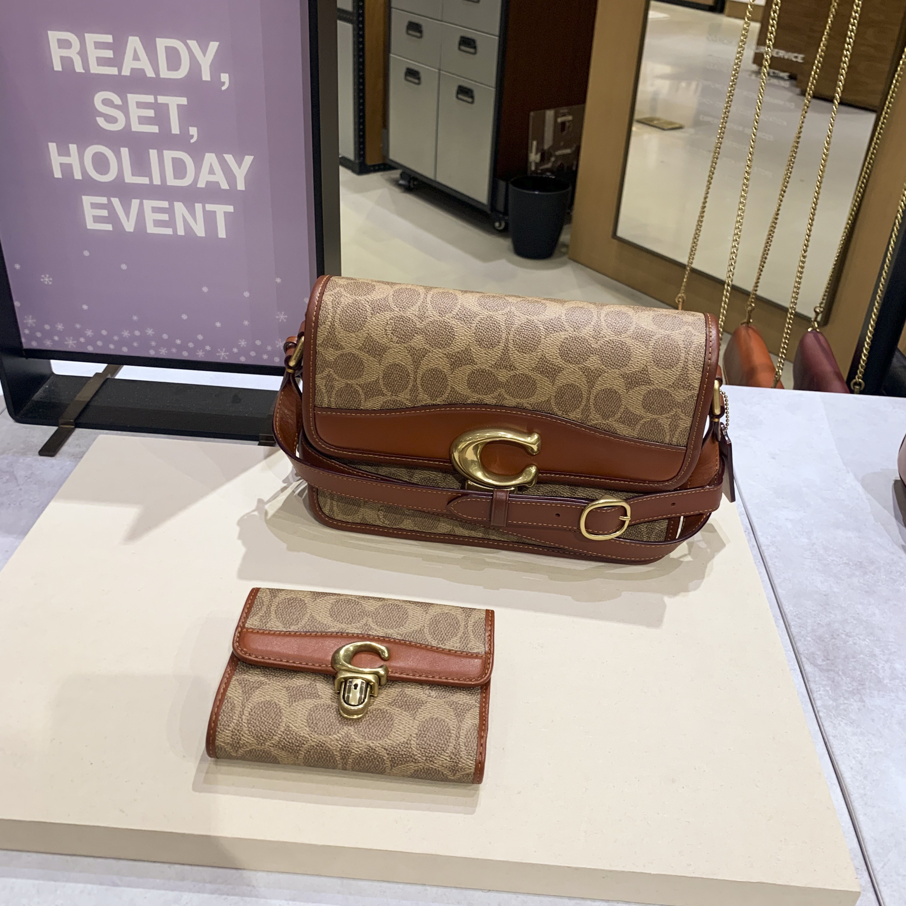 COACHブティック】○人気の最新作がVIPセール♪○ストゥディオ
