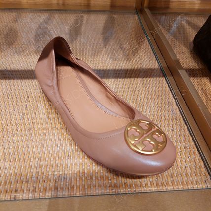 Tory Burch x フラットシューズ(レディース) - 海外通販のBUYMA