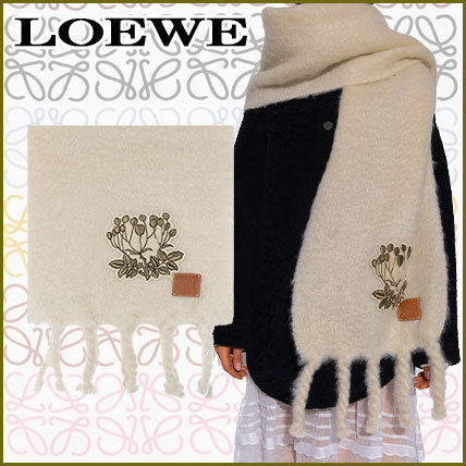 LOEWE Anagram x マフラー・ストール(レディース)|新作を海外通販 LOEWE Anagram x マフラー・ストール(レディース)|新作を海外通販