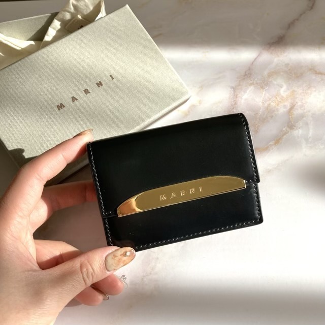 【国内即発】MARNI グロスレザー ミニウォレット 折り財布
