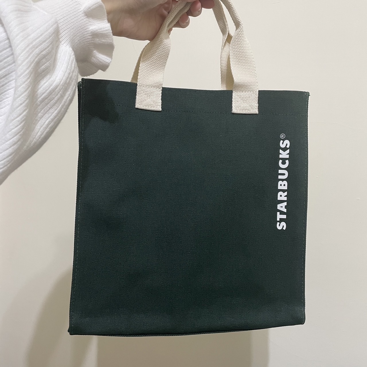 台湾スターバックス（Starbucks）トートバッグ サイレン 緑 M スターバックス スタバ台湾限定 緑サイレンのトートバッグ