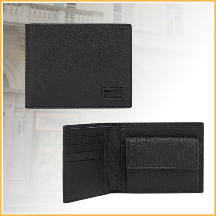 直営店☆Fendi☆コインケース付き 二つ折り財布