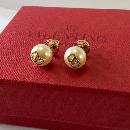 パール VALENTINO(ヴァレンティノ) ピアス(レディース) - 海外通販のBUYMA
