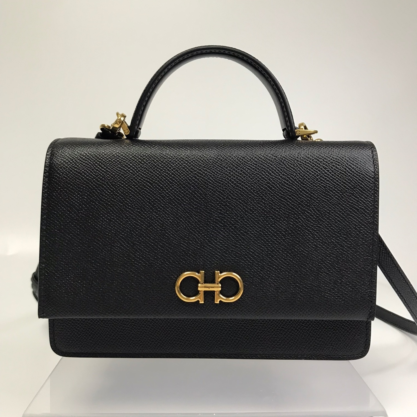 FERRAGAMO★ガンチニロゴ Miniショルダーバック 22 D866 0726522