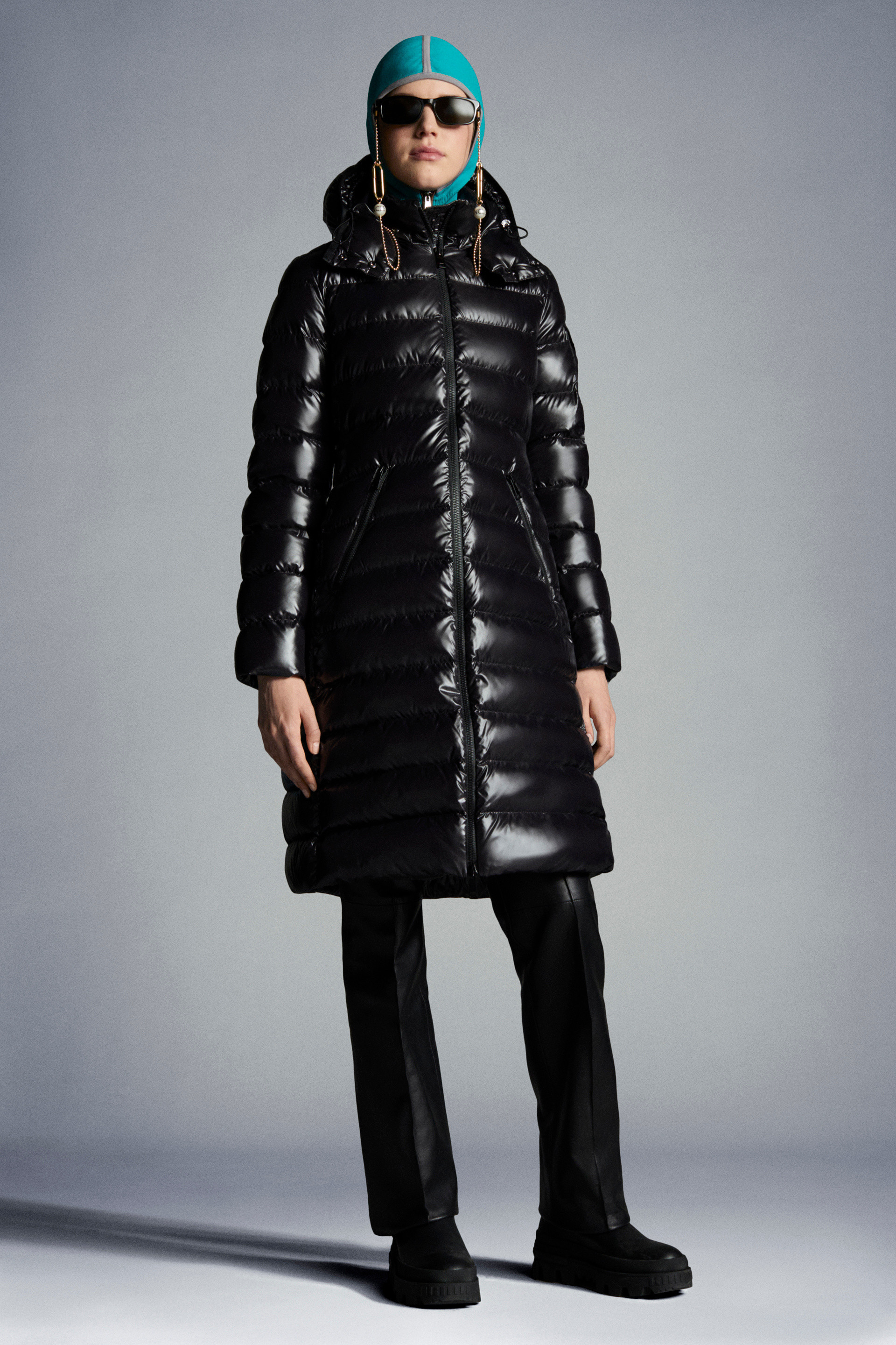 MONCLER2021/22秋冬新作 フード付きダウンコート MOKA