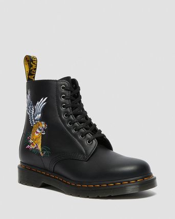 Dr Martens More Boots Skull Plain Toe Unisex Street Style Leather Boots