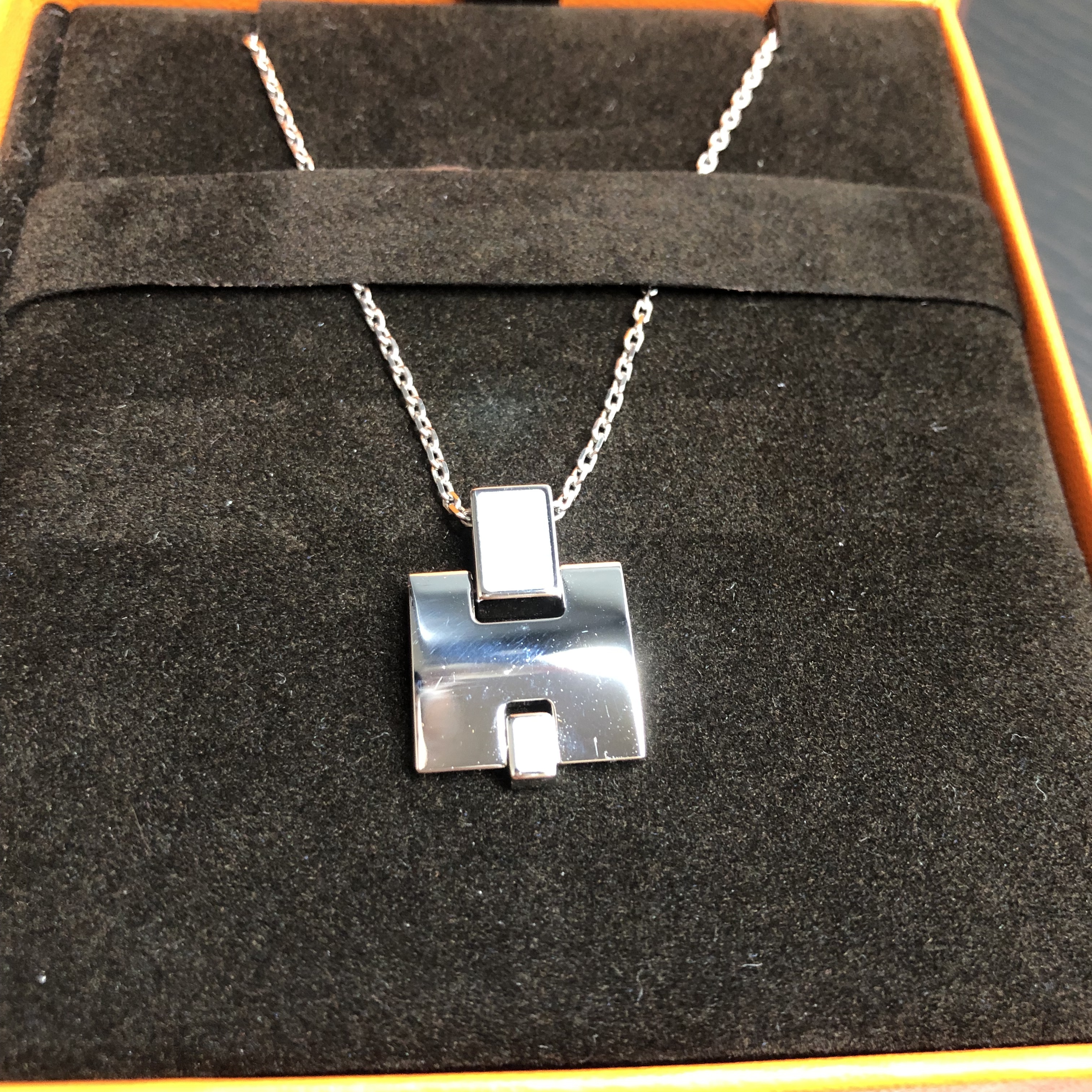 国内発送・すぐ届く【HERMES】アイリーン ネックレス プレゼントに最適☆国内発送 HERMES ネックレス アイリーン