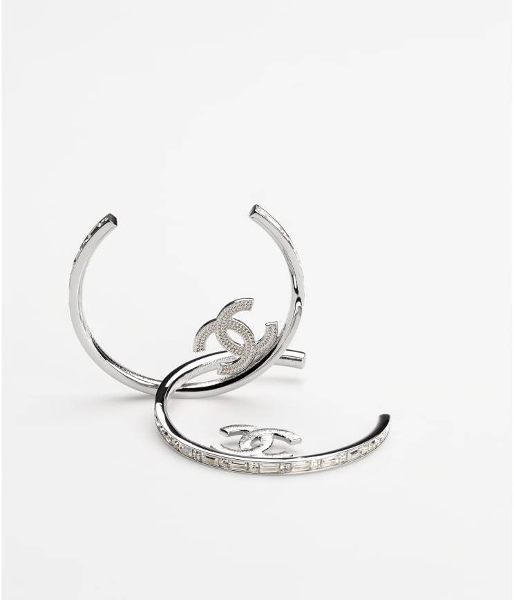 【大きめピアスでコーデにアクセントを☆】CHANEL ピアス