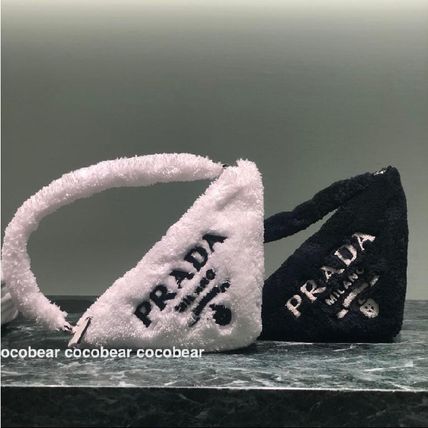 トライアングルバッグ PRADA(プラダ) - 海外通販のBUYMA