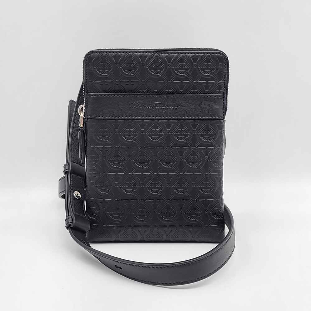 【FERRAGAMO】MESSENGER BAG