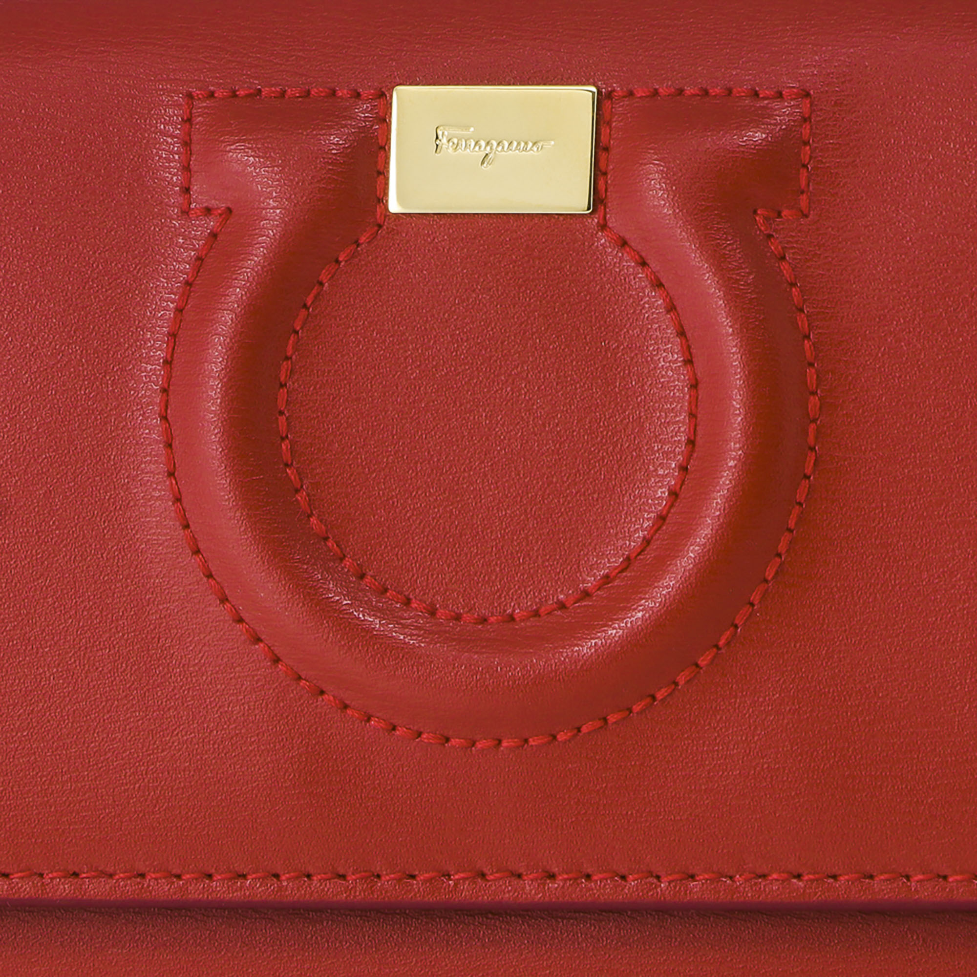 Salvatore Ferragamo ショルダーバッグ・ポシェット 【国内即発送】フェラガモ ショルダーバッグ 22D292 0690605(9)