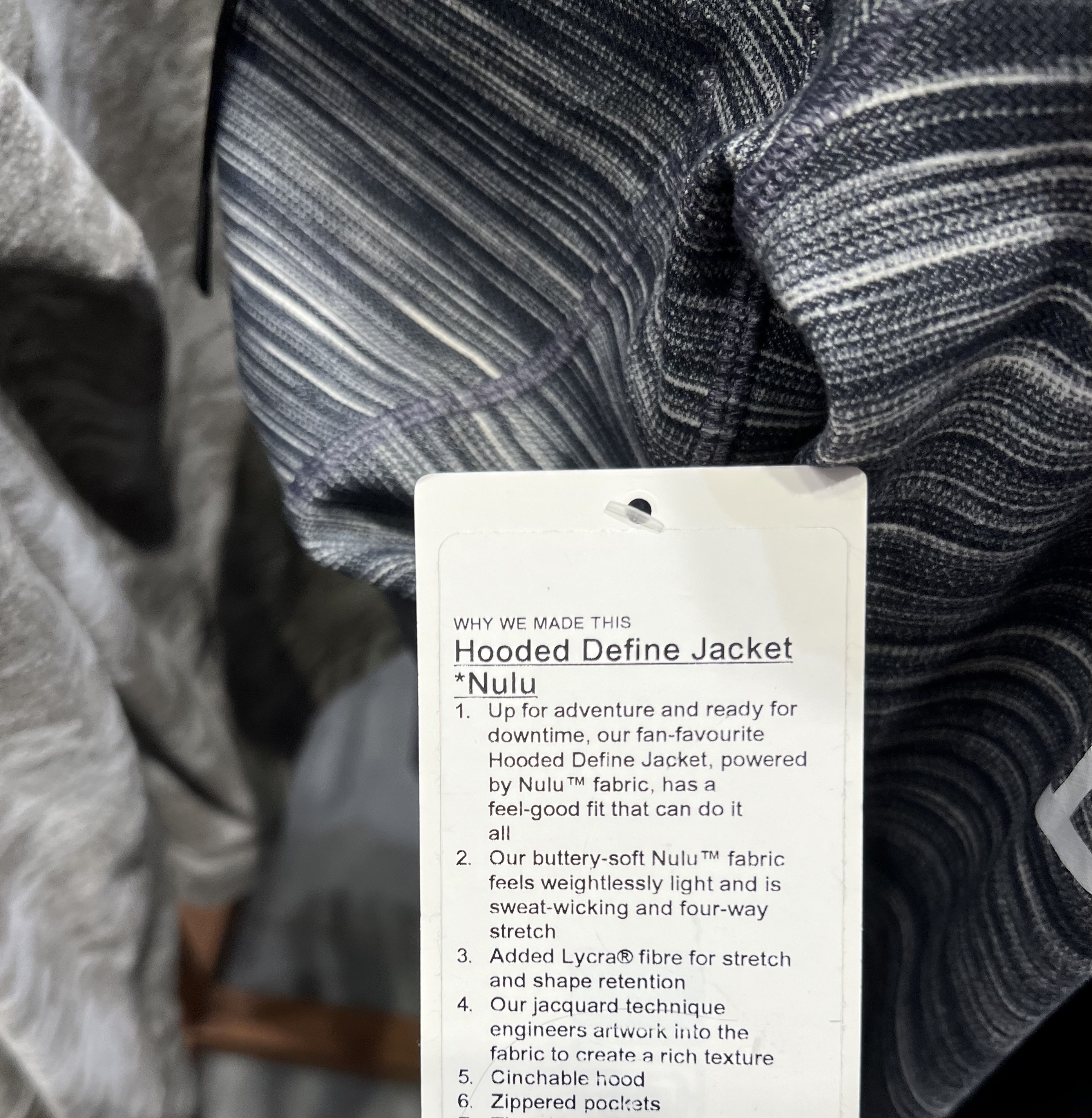 希少! ハワイ限定 lululemon ALOHA フーディージャケット 女性用 希少! ハワイ限定 lululemon ALOHA フーディージャケット 女性用
