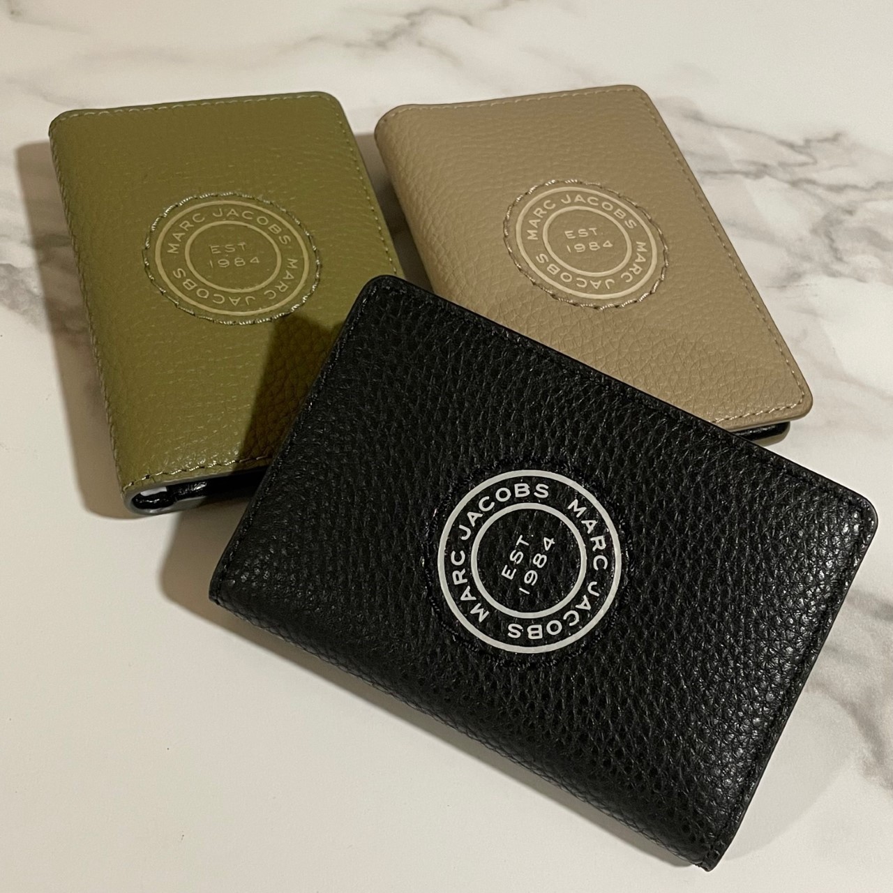 Marc Jacobs ぺブルレザー 本革 スリム 2つ折り財布 関税送料込