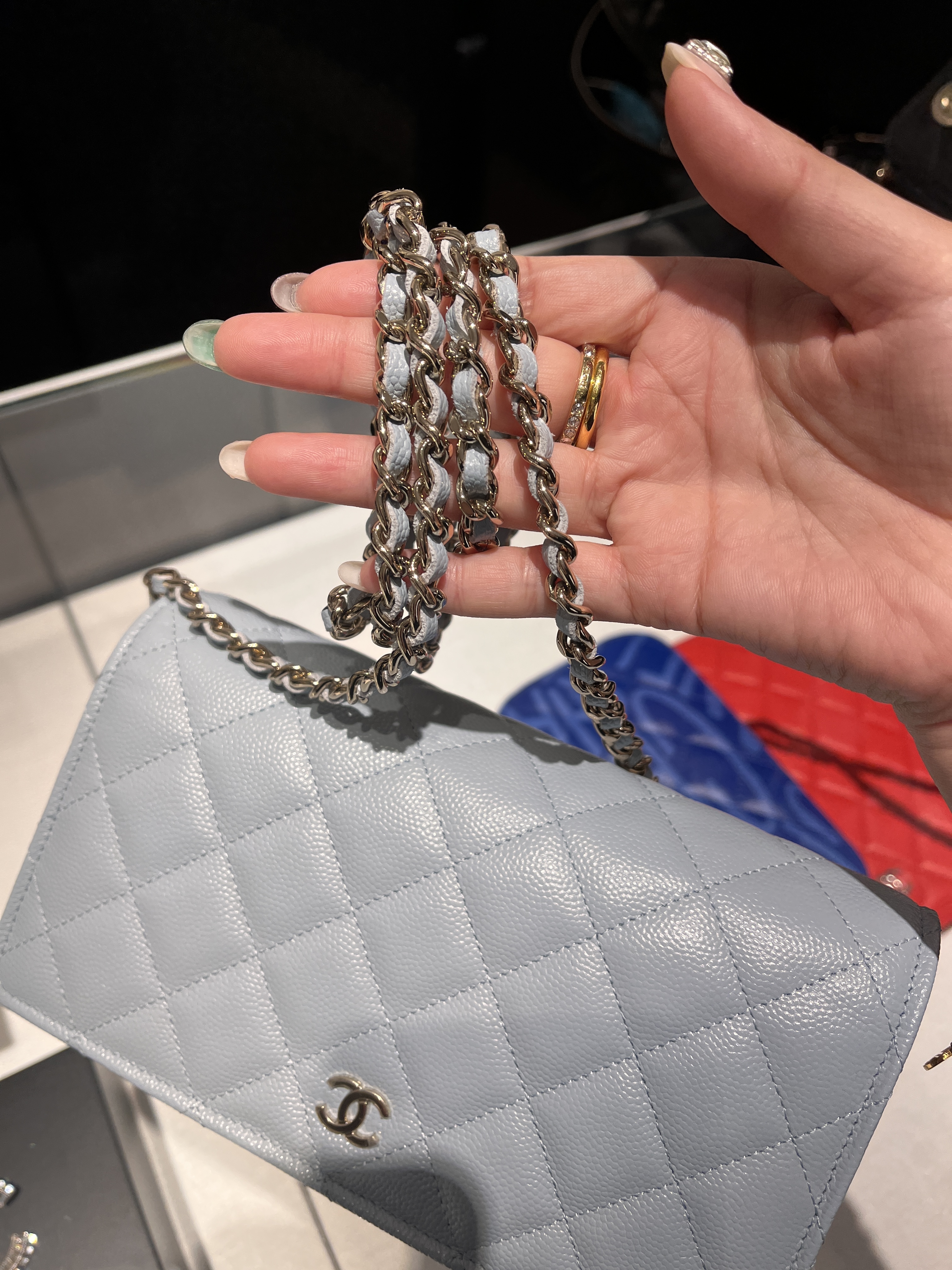CHANEL 入手困難 大人ウォレットチェーン 在庫１点あり！ CHANEL 入手困難 大人ウォレットチェーン 在庫1点あり