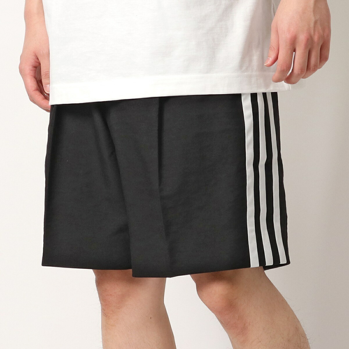 Y-3 パンツ HG6085 M CH1 STP SHRT ショートパンツ 3ストライプ デニム・ジーパン Y-3 パンツ HG6085 M CH1 STP SHRT ショートパンツ 3ストライプ デニム・ジーパン