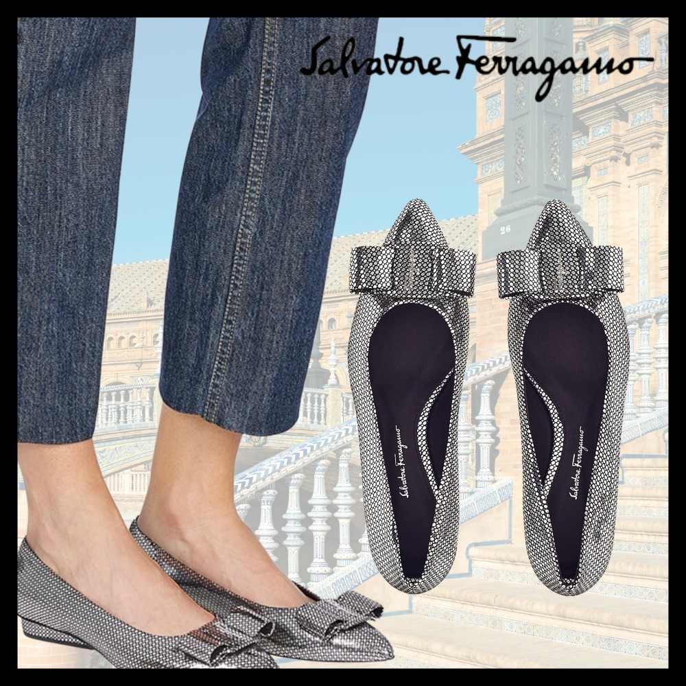 大人気【Salvatore Ferragamo】 ビババレリーナフラットシューズ 【予約】