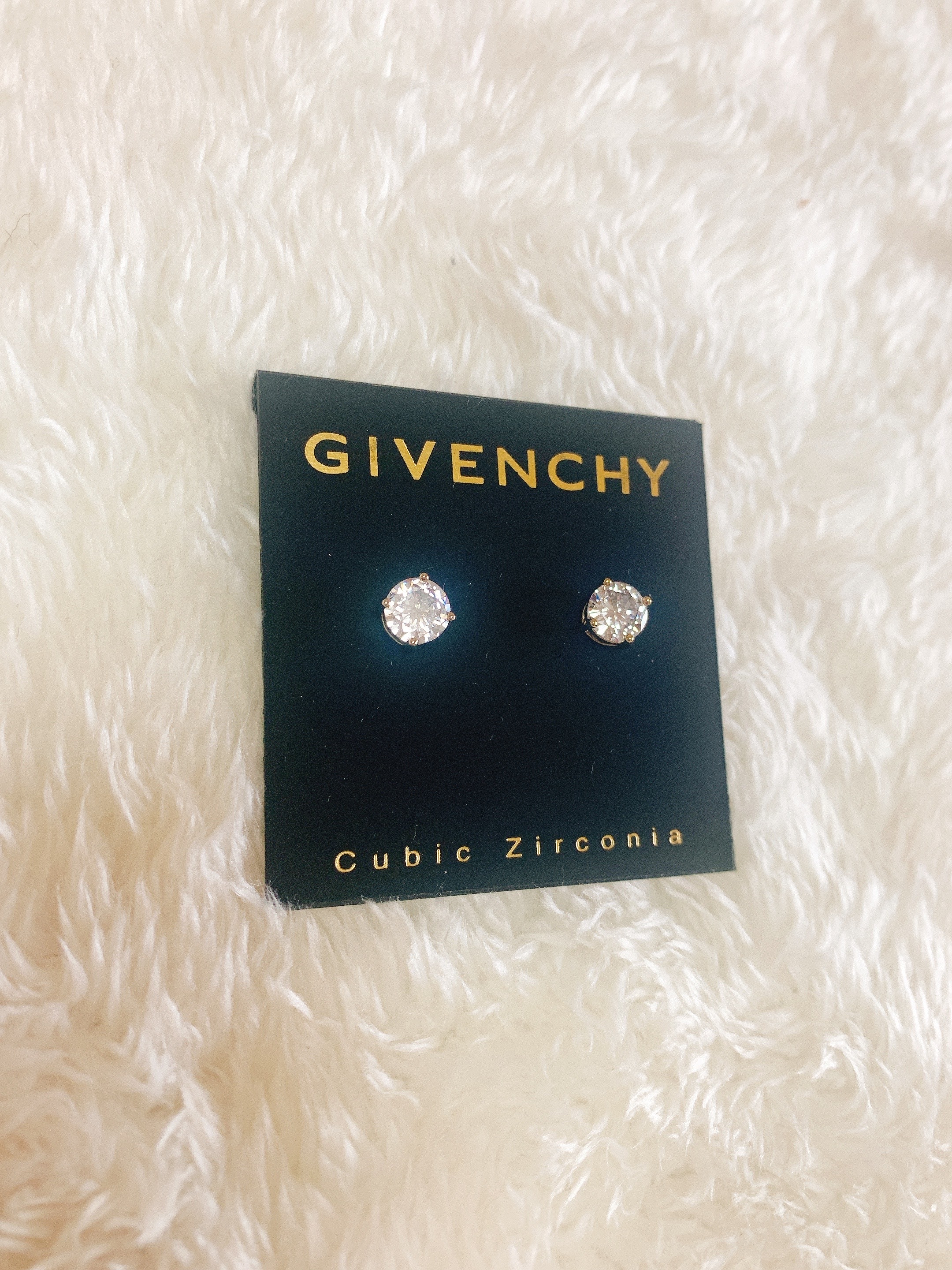 関税送料込GIVENCHYクリスタルスタッドピアス 8ｍｍユニセックス