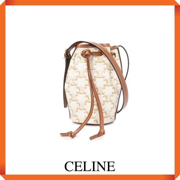 は自分にプチご褒美を CELINE MICRO DRAWSTRING IN TRIOMPHE CANVAS AND CALFSKIN ショルダーバッグ・ポシェット は自分にプチご褒美を CELINE MICRO DRAWSTRING IN TRIOMPHE CANVAS AND CALFSKIN ショルダーバッグ・ポシェット