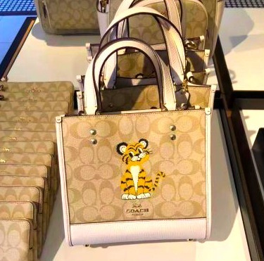 セールCoachデンプシートート22シグネチャー&タイガー2wayバッグ