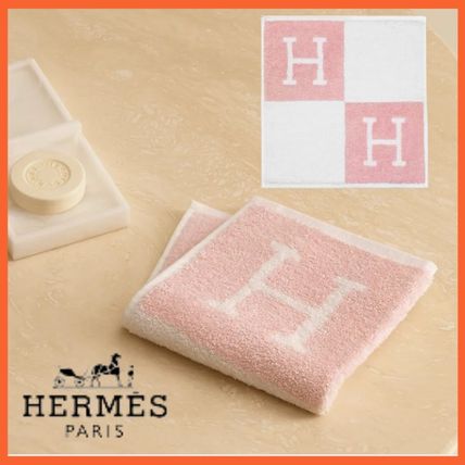 ピンク系 HERMES x ハンカチ(レディース) - 海外通販のBUYMA