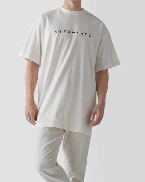 Tシャツ・カットソー VETEMENTS Unisex T-Shirt