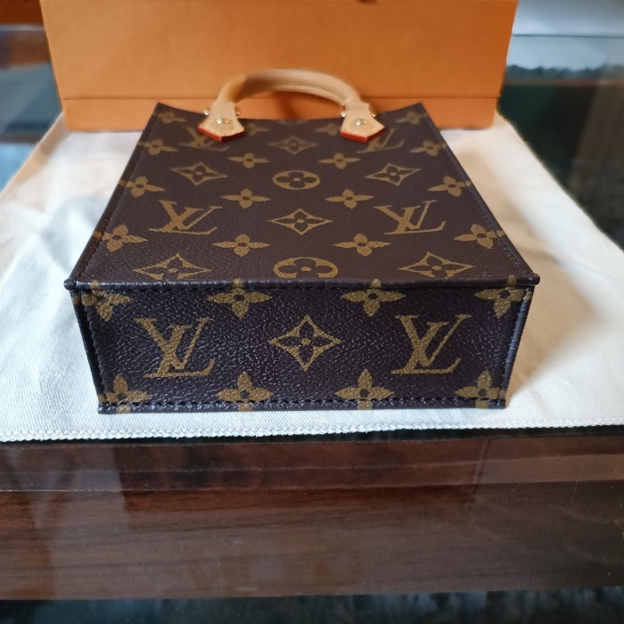 Louis Vuitton バッグ《SAC PLAT》モノグラム レザー 直営店