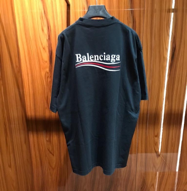 【BALENCIAGA】POLITICAL CAMPAIGN LARGE FIT ダメージ Tシャツ