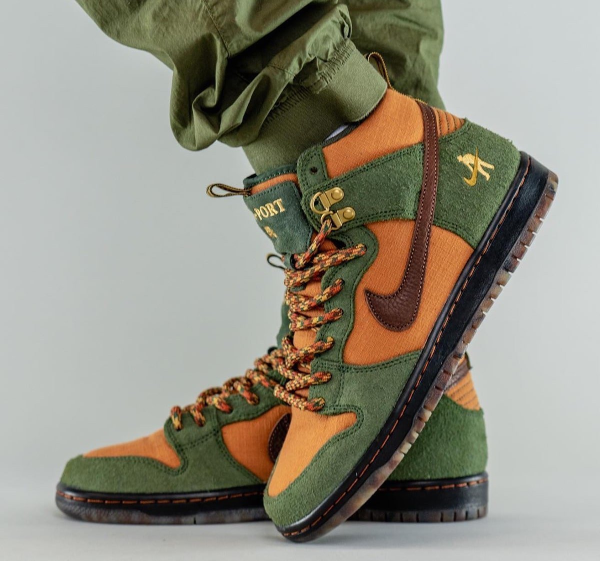 関税込 PASS~PORT × NIKE SB DUNK HIGH WORK BOOT DO6119-300