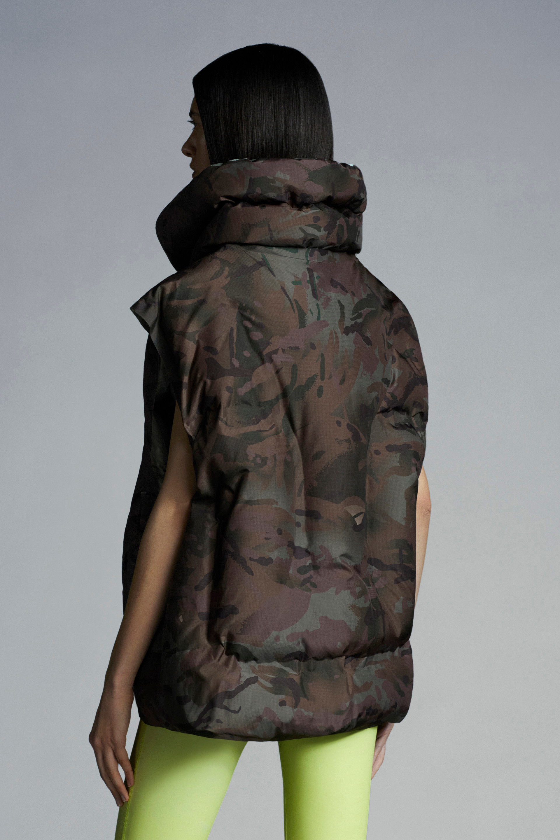 MONCLER+DINGYUN ZHANG 2022春夏リバーシブルダウンベストZADENA MONCLER+DINGYUN ZHANG 2022春夏リバーシブルダウンベストZADENA