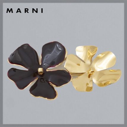 ブローチ MARNI x アクセサリー(レディース) - 海外通販のBUYMA